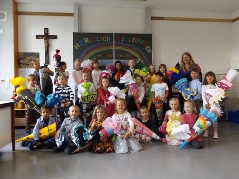 Frau Kröll mit ihren Kids