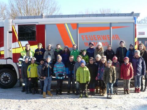 Klasse 3a mit Lehrerin Frau Schwarzmeier und Herrn Martin Leitl