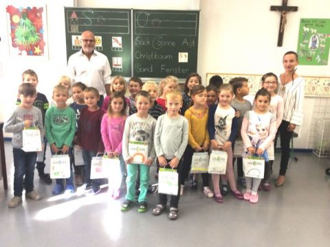 Die Schüler freuen sich über diese tolle Atkion ;)